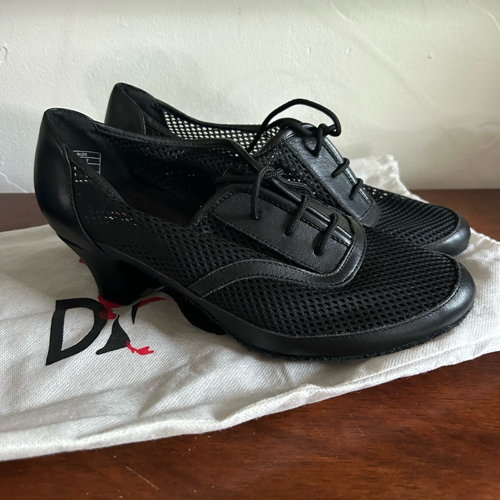 Stylish Black Women's Shoes